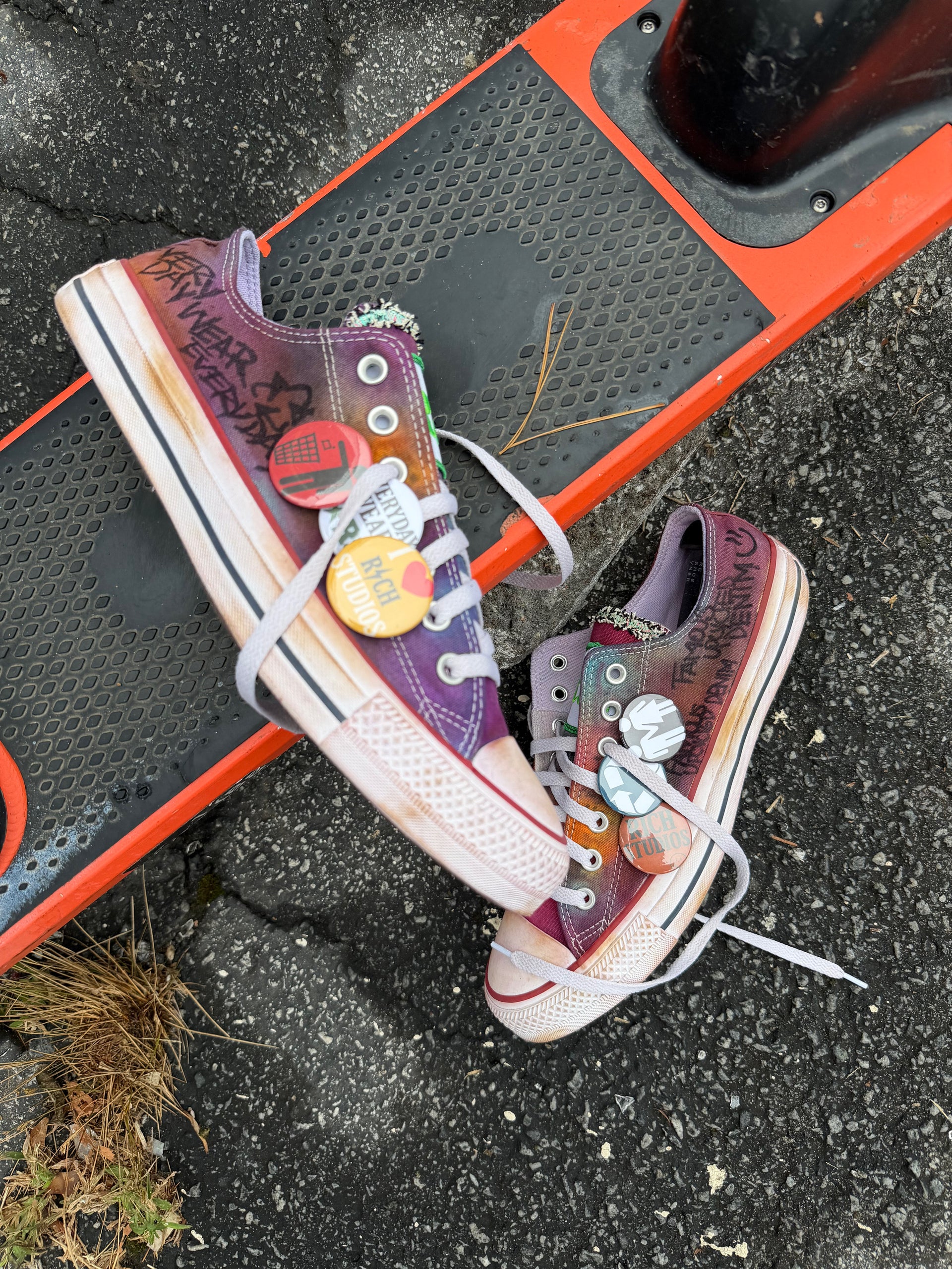 “Rummage” Converse All-Stars Low