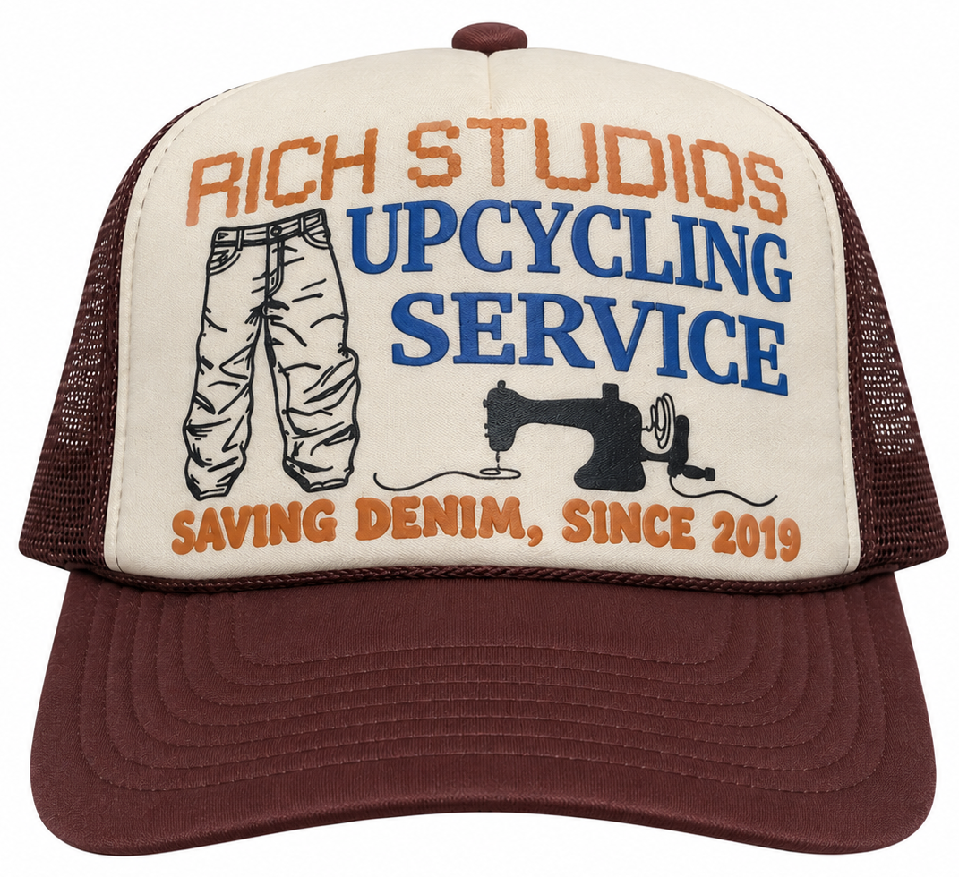 Upcycling Service Trucker